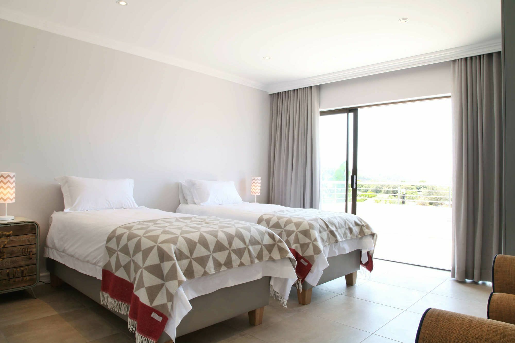 Апартаменты Sunrise Bay Self Catering Плеттенберг-Бей Экстерьер фото